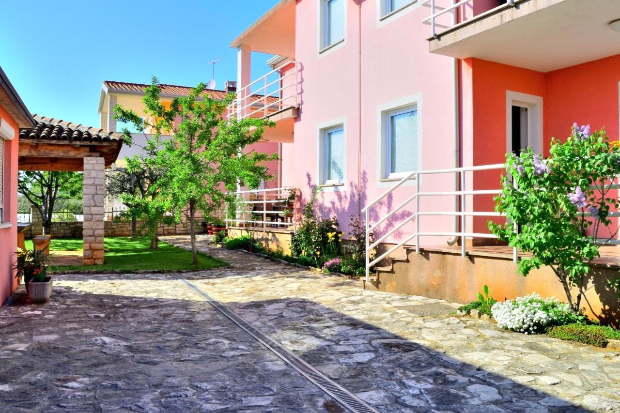 Apartment Domus Lauri Umag Luaran gambar
