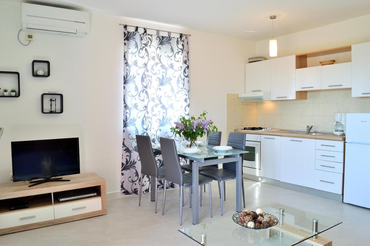 Apartment Domus Lauri Umag Luaran gambar